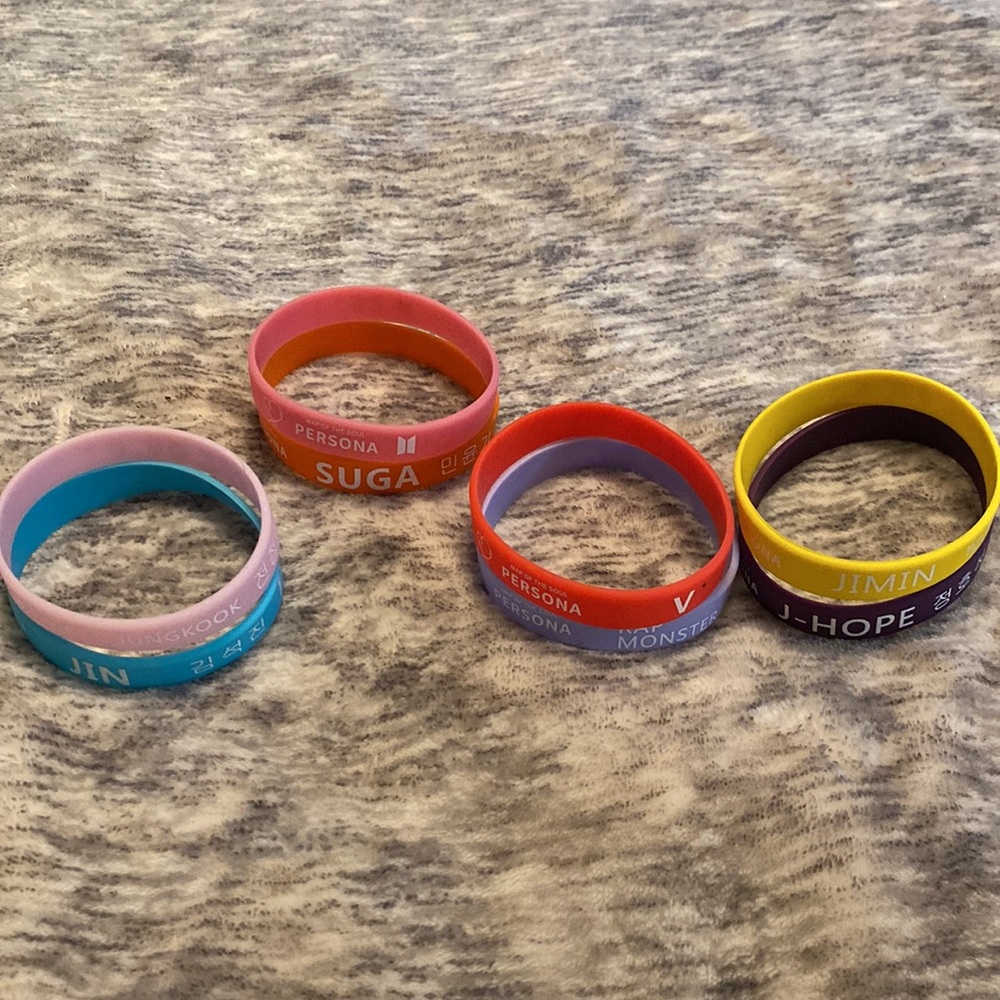 BTS Fan Merchandise Set NEW - Picture 8 of 10